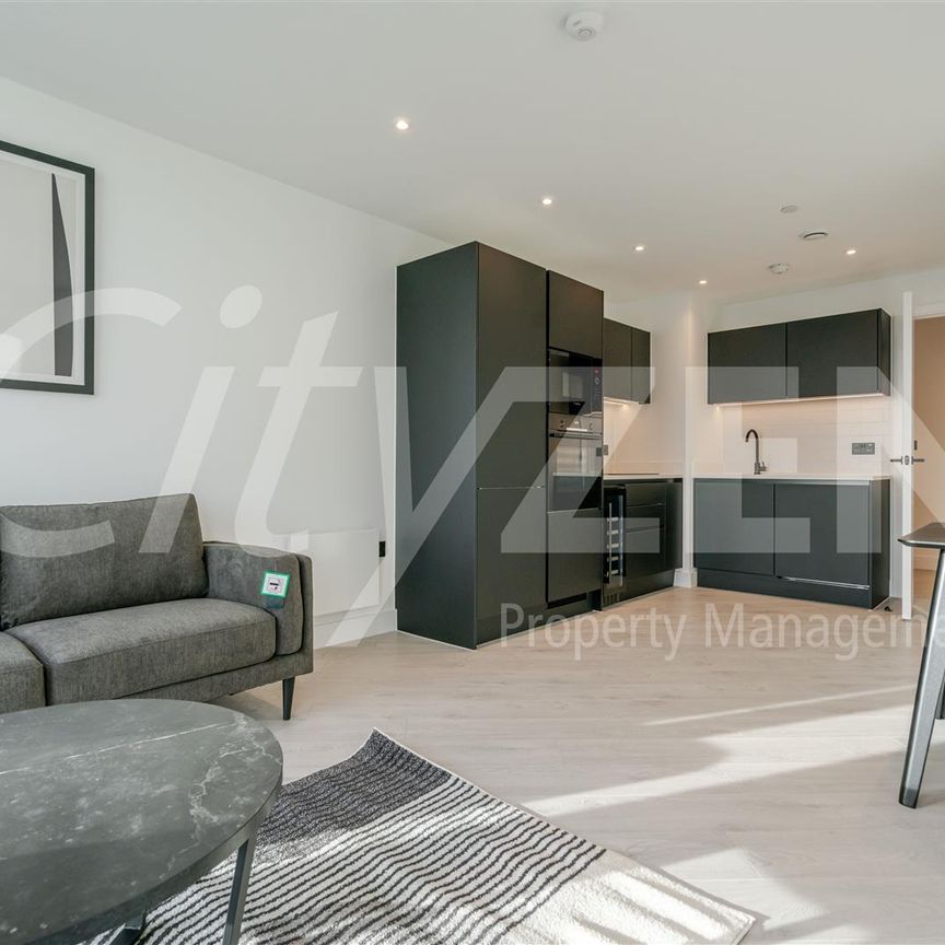 VISTA RIVER GARDENS, Trinity Way, Manchester - Photo 1