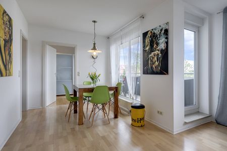 2-room apartment with designer furniture for rent - Photo 3