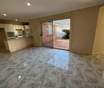 'IMPRESSIVE FAMILY HOME IN IDEAL LOCATION' - Photo 1