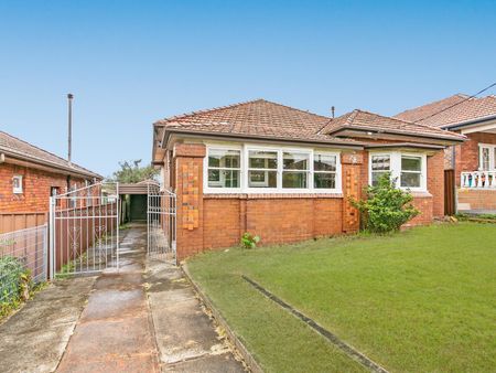 19 Malley Avenue, Earlwood NSW 2206 - House For Rent | Domain - Photo 5