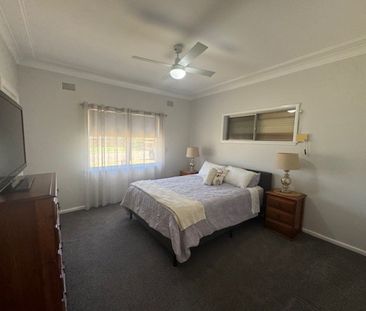 Family Friendly Home - Photo 6