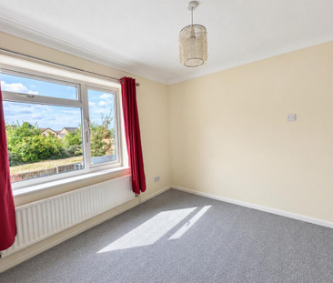 3 bedroom detached house to rent - Photo 2