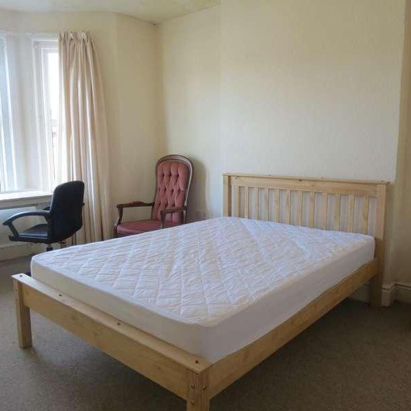 Bedroom Detached House In Winton, BH9 - Photo 1