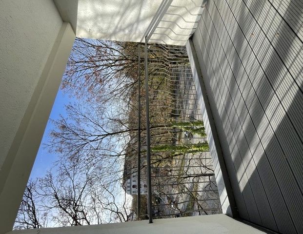 Möblierte 2-Zimmer-Dachgeschosswohnung in Bestlage mit Balkon - Foto 1