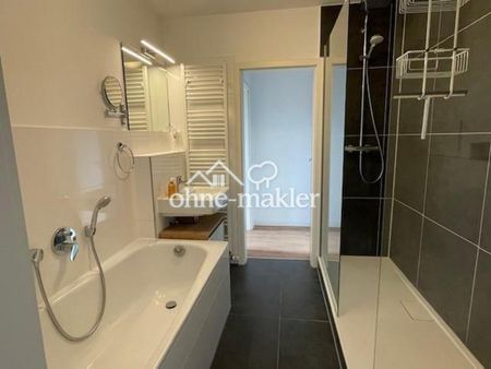 Moderne 3-Z. DG Wohnung mit Südloggia, Vollbad, Gäste WC und EBK - Photo 4