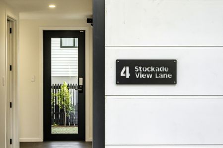 BRAND-NEW EXECUTIVE TOWNHOUSE FOR RENT - Photo 2