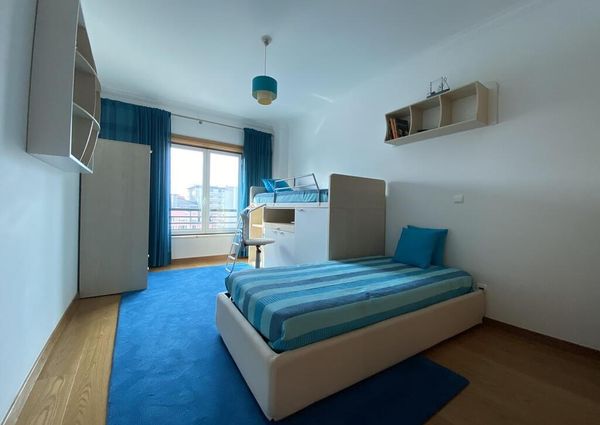 4 Bedroom Apartment with parking, Telheiras, Lisboa