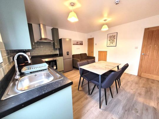 1 bedroom in a house share to rent - Photo 1