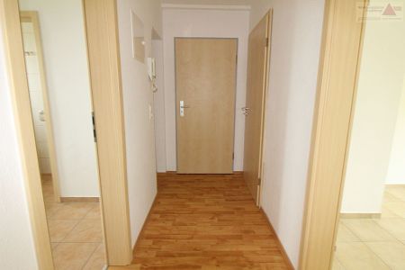 Ruhig gelegene 3-Raum-Wohnung mit Balkon in Bernsbach zu vermieten - Foto 3