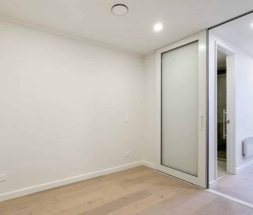 Welcome to apartment 411 in Hyde Lane. - Photo 3