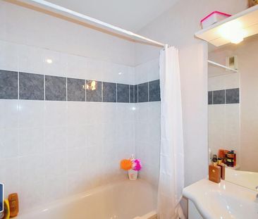 Location Appartement 2 pièces 53m² MARMANDE 47200 - Photo 5