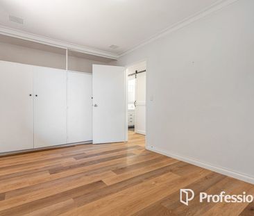 Bright & Modern 3x1 Home in Tuart Hill - Photo 1