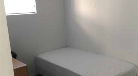 Two Bedroom Apartment at 169 The Terrace - Photo 5