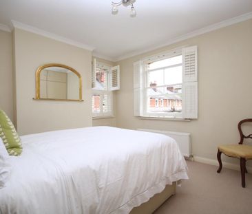 2 bedroom end of terrace house to rent - Photo 3