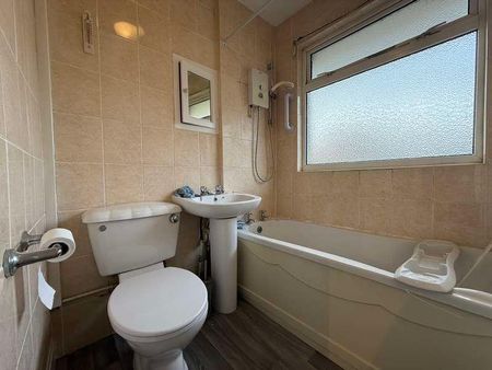 Oakley Road, SO16 - Photo 4