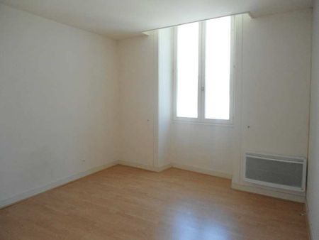 Location Appartement 3 pièces 78m² COGNAC 16100 - Photo 2