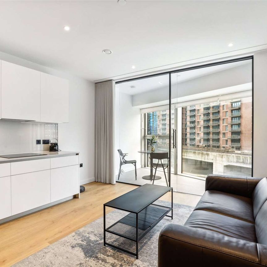A wonderful, studio apartment located in iconic Battersea Power Station - Photo 1