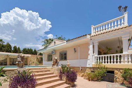 5 bedroom luxury Villa for rent in Alicante, Spain - Photo 4