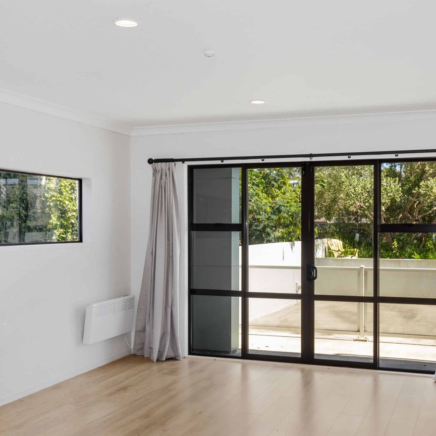 2 bedroom apartment in Morningside! - Photo 1