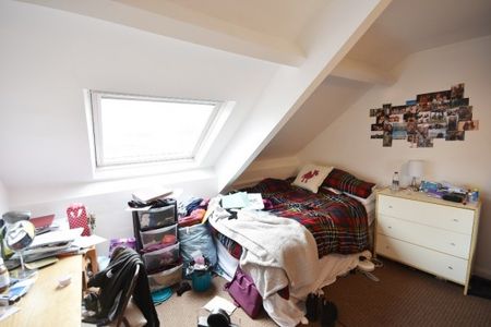 5 Bed - Lavender Gardens, Jesmond - Photo 4