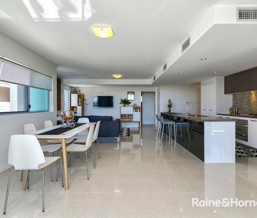 Luxury Professional Apartment with River and City Views! - Photo 2