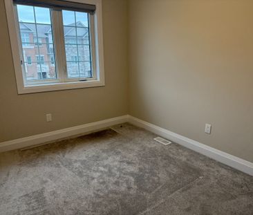 For Lease - 14 Sportsman Hill Street Unit# Upper Level, Kitchener, ... - Photo 2