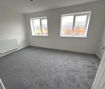 3 bedroom semi-detached house to rent - Photo 6