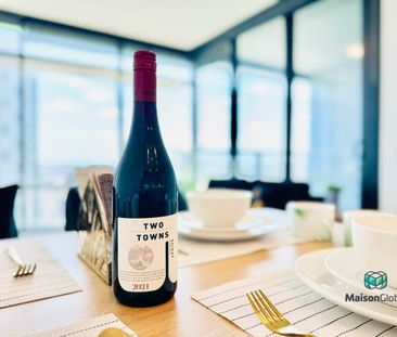 Furnished 1 Bedroom Apartment + Study - Photo 2