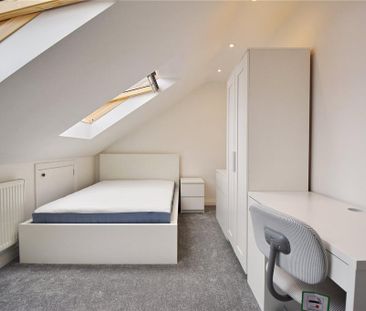 6 bedroom semi-detached house to rent - Photo 2