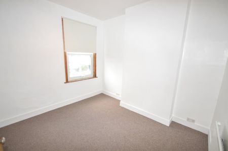 3 Bed Terraced House, Masterman Road, E6 - Photo 4