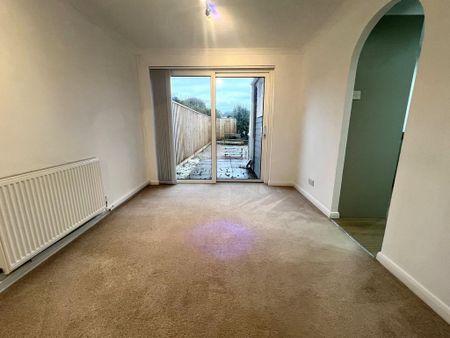 3 bedroom semi-detached house to rent - Photo 3