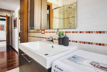 Cozy single room with window in Milan