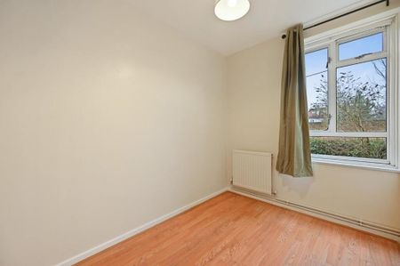3 Bed Maisonette, Glamis Court, W3 - Photo 3