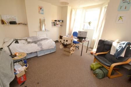 (4BED) Kimbolton Avenue, Lenton, Nottingham, NG7 - Photo 2