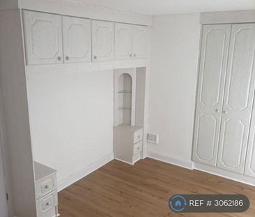 3 bedroom end of terrace house to rent - Photo 3