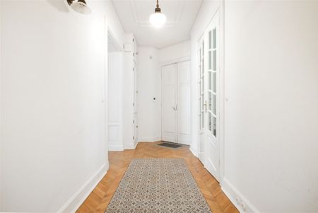 Niepowtarzalny apartament w historycznej kamienicy - Zdjęcie 3