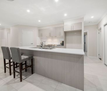 Luxury 4 Bedroom Home - Photo 1