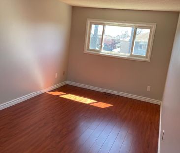 For Lease - 33 Rowe Court, Markham, Ontario - Photo 4