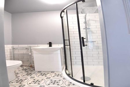 6 bedroom terraced house to rent - Photo 4