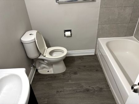 For Lease - 744 Lincoln Street Unit# 4, Welland, Ontario - Photo 4