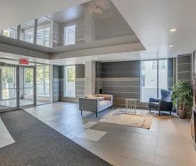 1 room apartment of 101m² in Gatineau - Photo 1