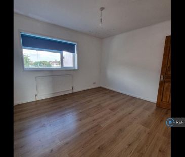 2 bedroom end of terrace house to rent - Photo 2