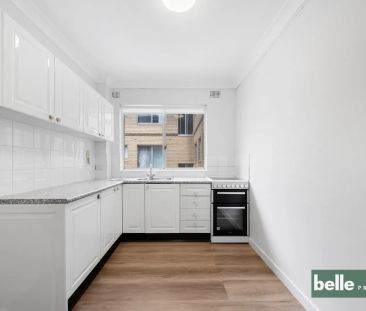 Sunlit One Bedroom Apartment in Prime Location - Photo 3