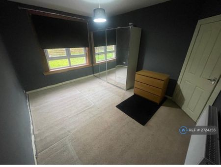 3 bedroom flat to rent - Photo 3