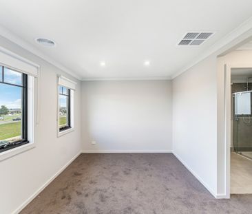 Wyndham Vale - Photo 2