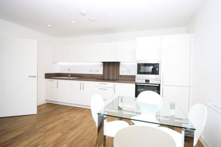 2 Bed Flat, Kingfisher Heights, E16 - Photo 4