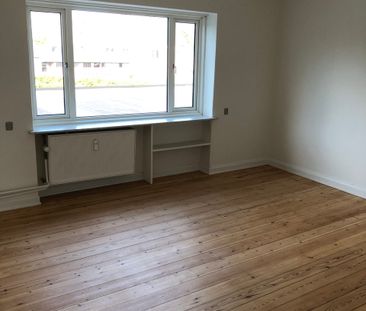 2-værelses lejlighed nær indkøb - Foto 1