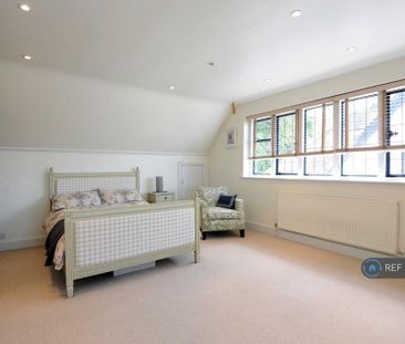 4 bedroom detached house to rent - Photo 4