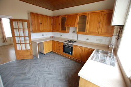 2 bedroom terraced house to rent - Photo 2