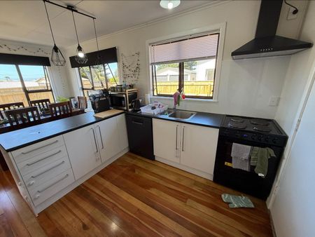 Charming renovated home - Photo 4